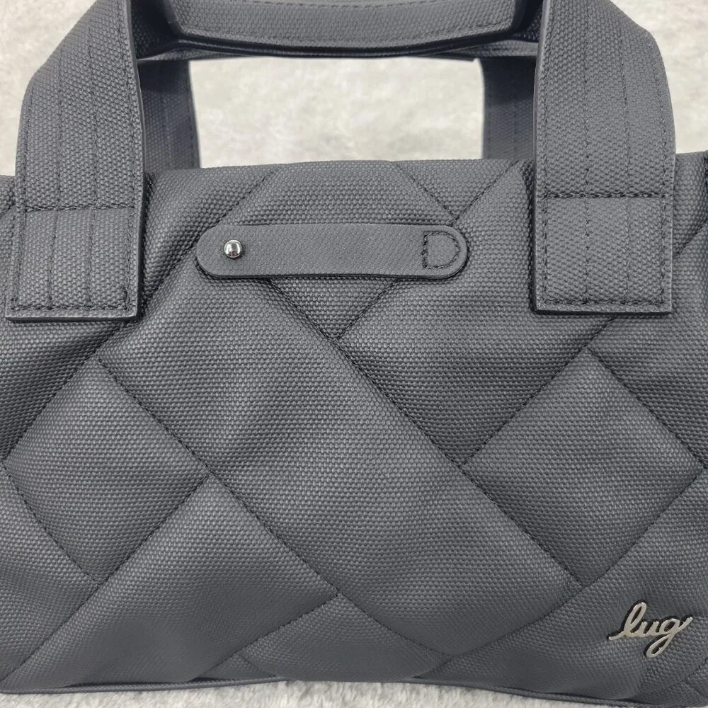 lug compact quilted